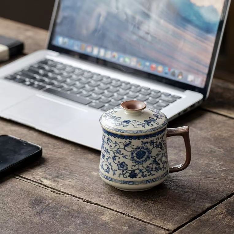 Classic Blue and White Lotus Porcelain Mug with Lid