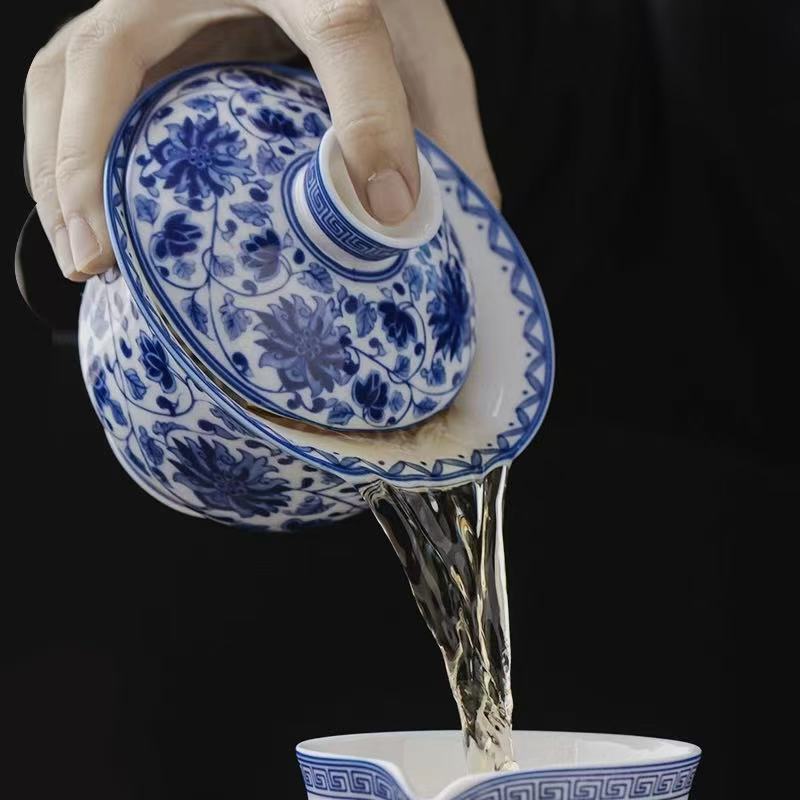 Blue and White Intertwining Lotus Gaiwan