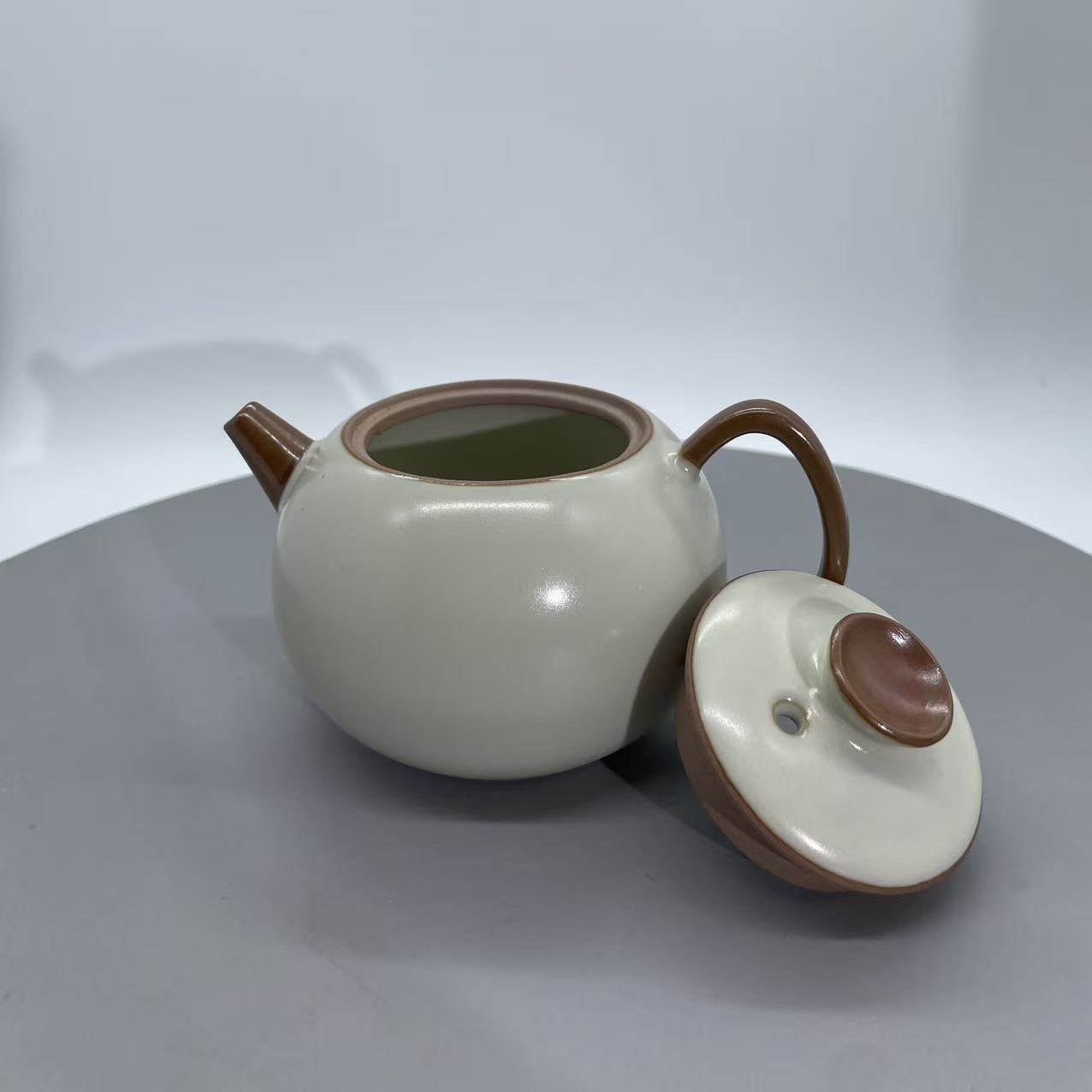 Dual-Tone Zen Teapot