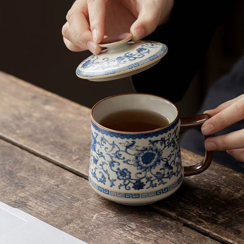Classic Blue and White Lotus Porcelain Mug with Lid