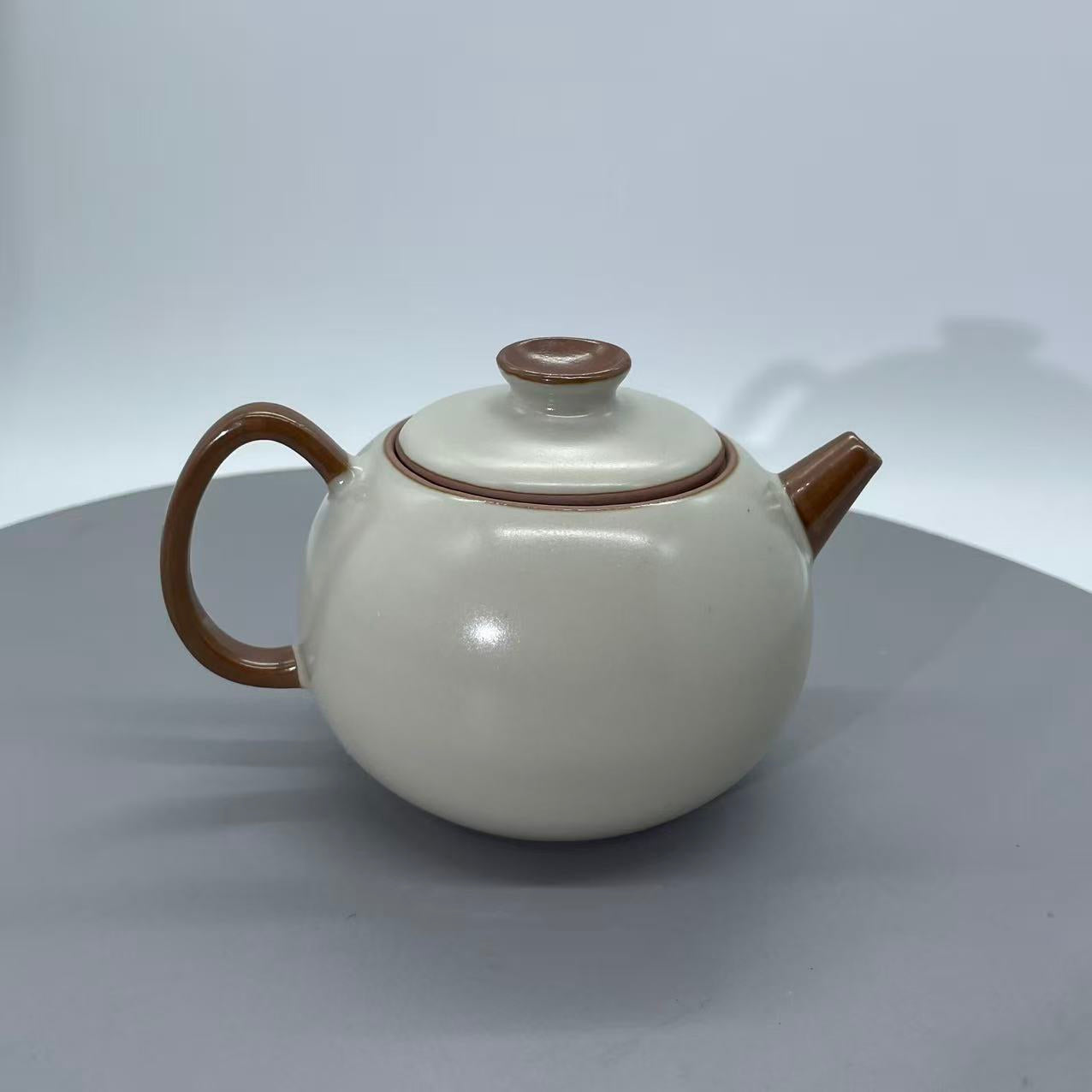 Dual-Tone Zen Teapot