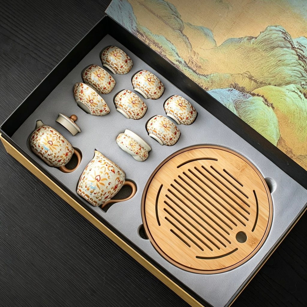 "A Thousand Miles of Rivers and Mountains" Tea Set