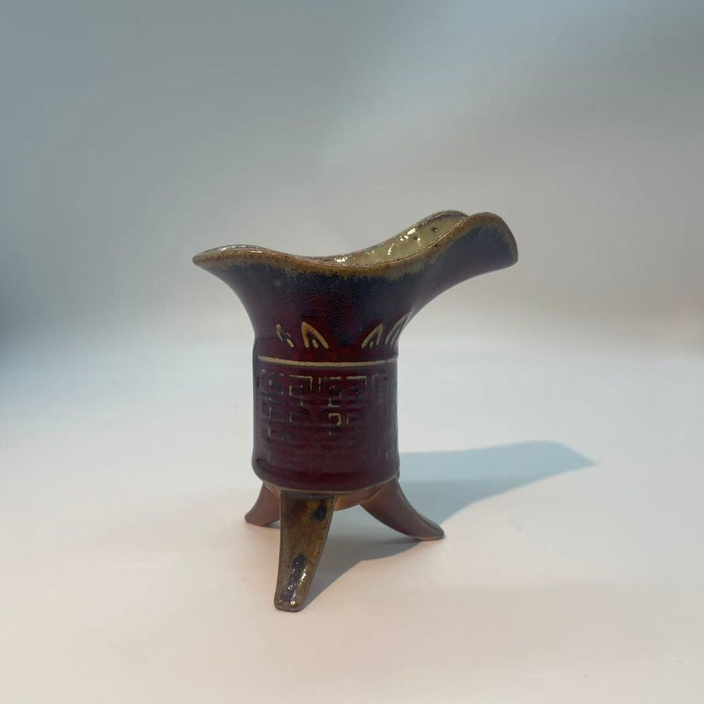 JUE Wine JUG Tripod Antique Style