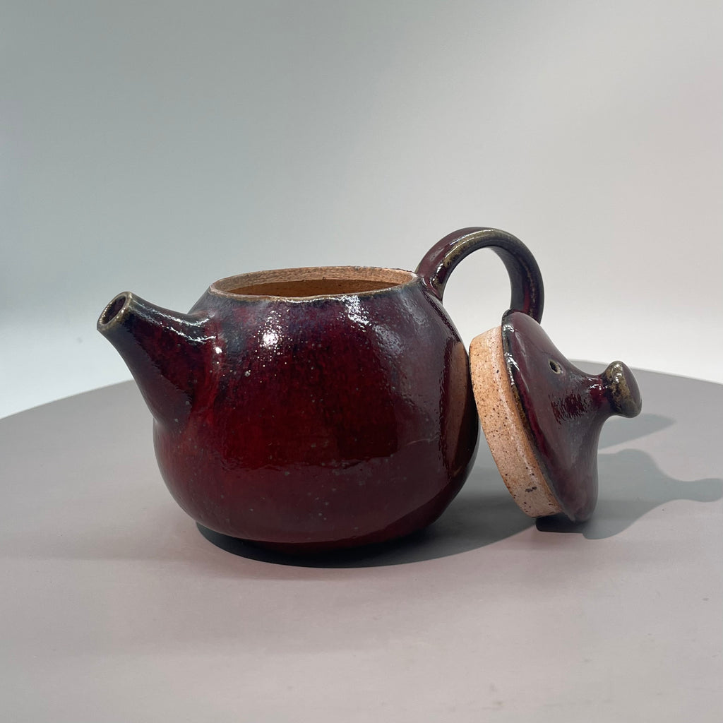 Red-Glazed Teapot - Elegant Ceramic Teapot for Tea Lovers