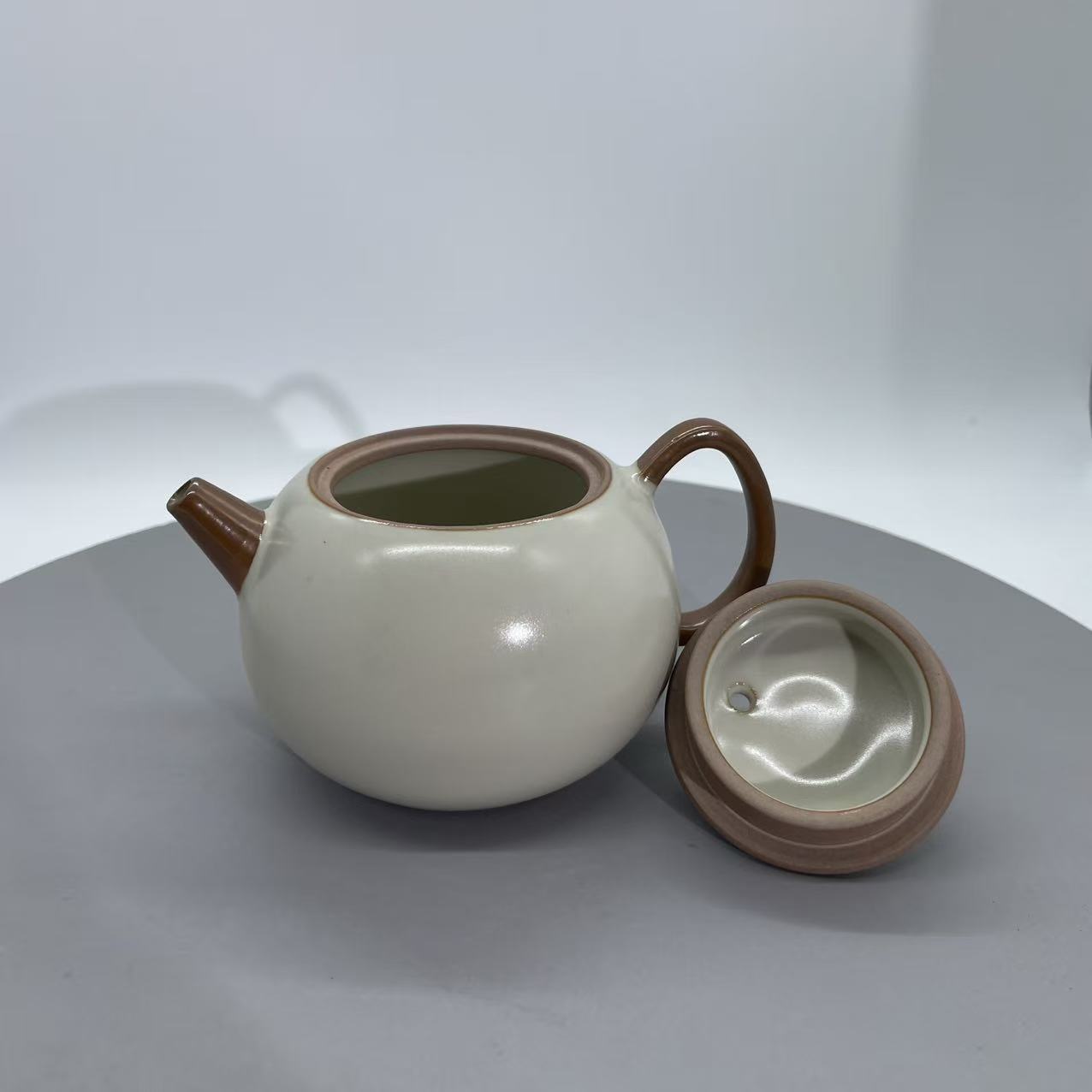 Dual-Tone Zen Teapot