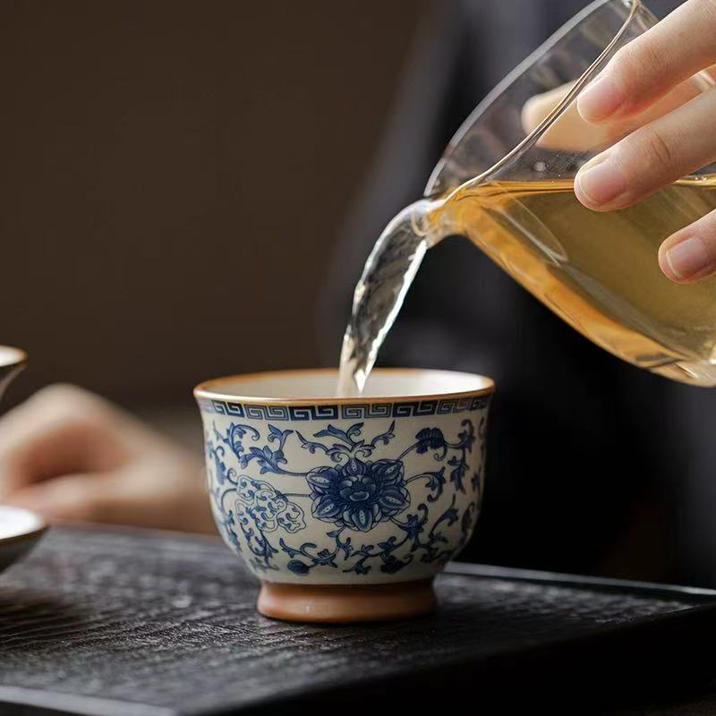 Classic Blue and White Intertwining Lotus Gaiwan Set