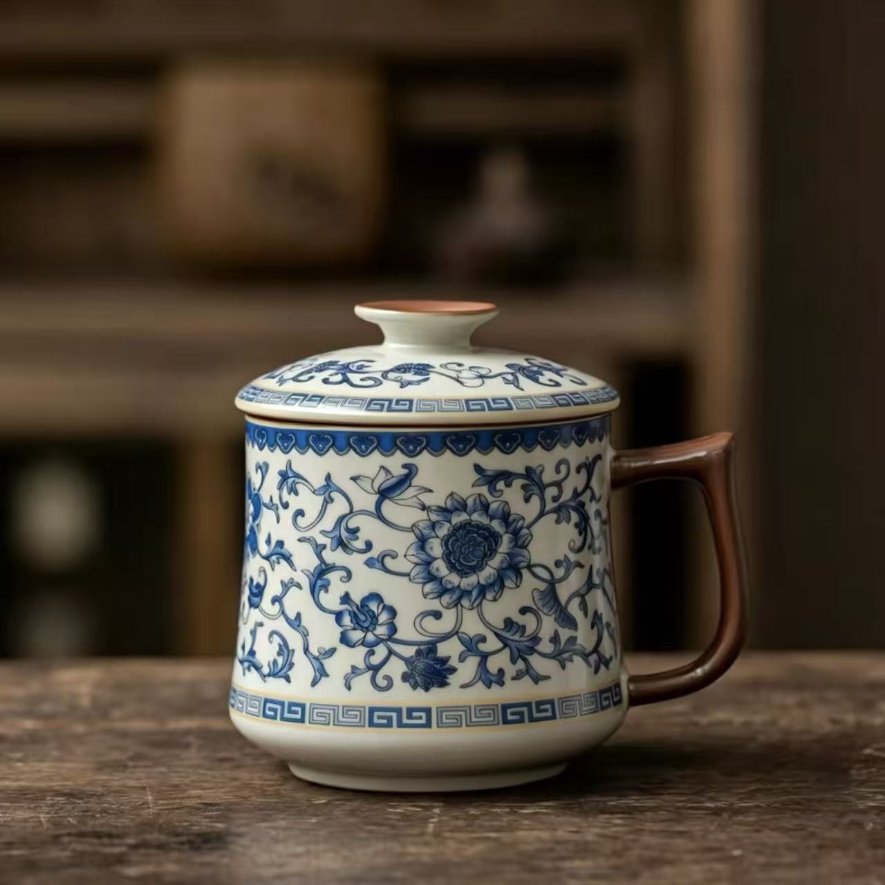 Classic Blue and White Lotus Porcelain Mug with Lid