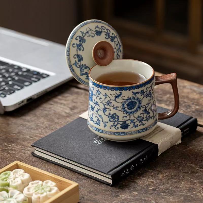 Classic Blue and White Lotus Porcelain Mug with Lid